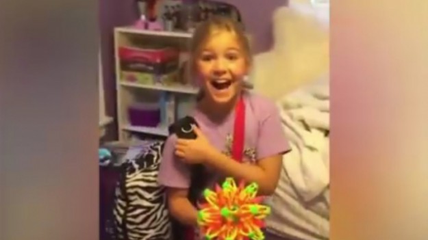 RMF Extra: Mała dziewczynka marzyła o małym kotku. Zobaczcie jak zareagowała po otrzymaniu pupila! 