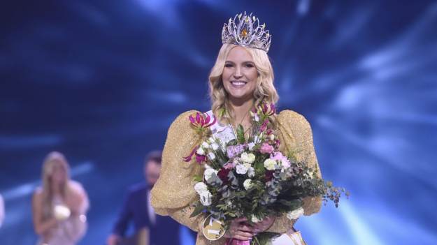 RMF Extra: Krystyna Sokołowska zdobyła tytuł Miss Polonia. Kim jest nowa królowa piękności? [FOTO]