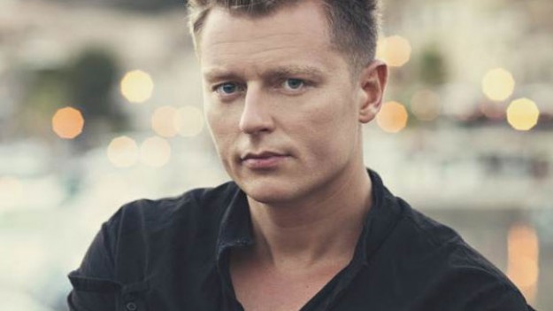 RMF Extra: Rafał Brzozowski: Sky Over Europe. Czy Rafał ma szanse w polskim finale Eurowizji?