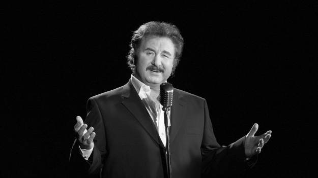 RMF Extra: Grób Krzysztofa Krawczyka jest regularnie okradany. Jego żona apeluje: "Uszanujcie gest drugiego człowieka" 