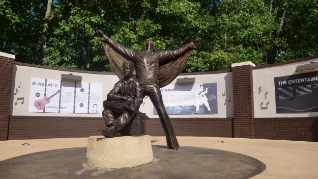 RMF Extra: Fani na całym świecie obchodzą 86. rocznicę urodzin Elvisa Presleya!