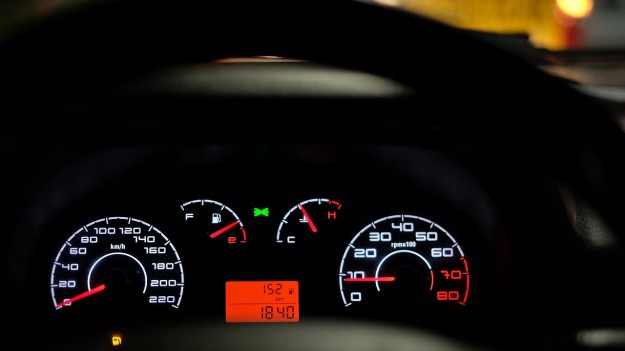 RMF Extra: Unia Europejska chce elektronicznego ograniczenia prędkości samochodów!