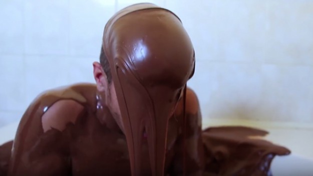 RMF Extra: Marzenie każdego czekoholika? Kąpiel w 270 kg Nutelli!