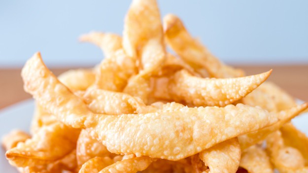 RMF Extra: Tłusty Czwartek. Przepis na lany chrust!