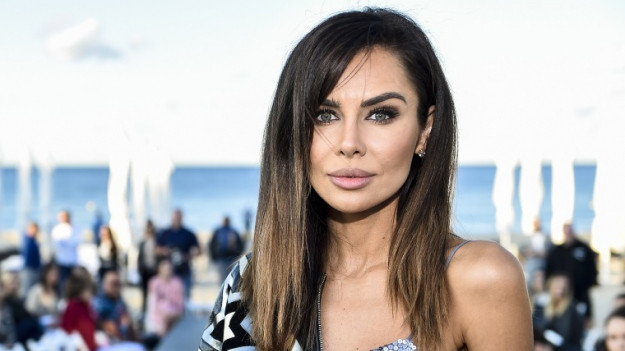 RMF Extra: Natalia Siwiec w prześwitującej spódnicy! Prezentuje figurę na gorących wakacjach. "Super widoki" [FOTO]