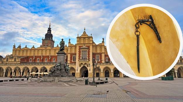 RMF Extra: Kraków kryje mroczną zagadkę! Dlaczego w Sukiennicach wisi nóż?