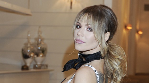 RMF Extra: Doda: Darek Maciborek w cyklu "Myśli do poduszki" komentuje ostatnią wypowiedź artystki dotyczącą imprezowania!