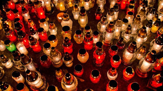 RMF Extra: Wszystkich Świętych: Czy 1 listopada trzeba iść do kościoła?