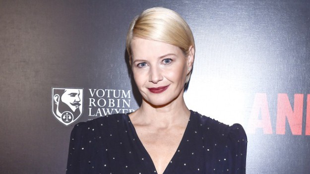 RMF Extra: Małgorzata Kożuchowska w sukni ślubnej. Aktorka pokazała archiwalne kadry w obłędnych stylizacjach [FOTO]