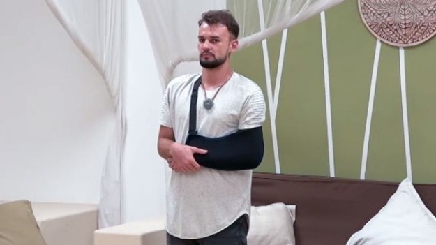 RMF Extra: "Hotel Paradise 3". Sebastian przerwał udział w programie! Wrócił do Polski po dramatycznym wypadku w hotelu