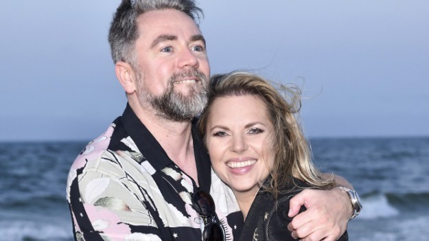 RMF Extra: Tylko oni świętują rocznicę ślubu w taki sposób! Zdjęcia Aleksandry Kwaśniewskiej i Kuby Badacha robią furorę w sieci [FOTO]