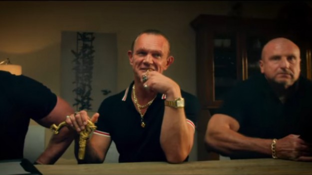 RMF Extra: Nowa komedia Juliusza Machulskiego z Cezarym Pazurą i Robertem Więckiewiczem. Mamy zwiastun!