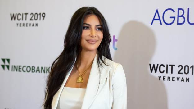 RMF Extra: Urodzinowa Kim Kardashian. Gwiazda zapozowała w prześwitującej sukni [FOTO]
