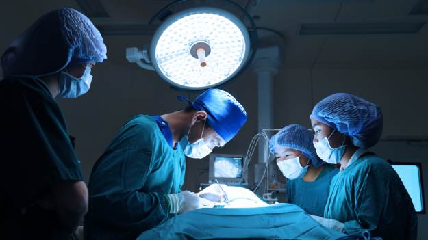 RMF Extra: Lekarze usunęli największy kamień nerkowy w historii. Niewiarygodne, ile ważył! [FOTO]