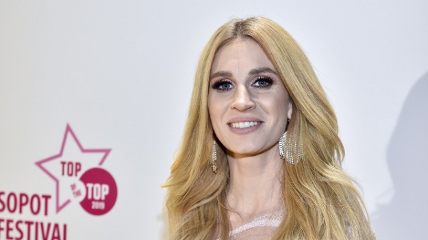 RMF Extra: Sylwia Grzeszczak pokazała córkę. 5-letnia Bogna śpiewa przed kamerą. "Mamie rośnie konkurencja"