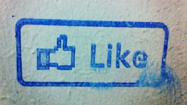 RMF Extra: Facebook prosi użytkowników o przesyłanie nagich fotek?