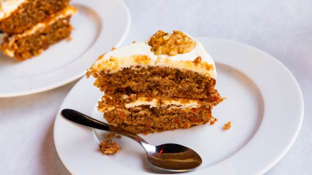 RMF Extra: Wilgotne ciasto marchewkowe przygotowuję w mig. Z kremem jogurtowym rozpływa się w ustach