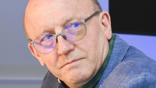 RMF Extra: Artur Barciś żegna bliską osobę: "Niech śmierć mojego przyjaciela będzie przestrogą". Aktor zaapelował do internautów! 