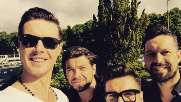 RMF Extra: Bracia Szczepanikowie z tatą w basenie. Są identyczni!  