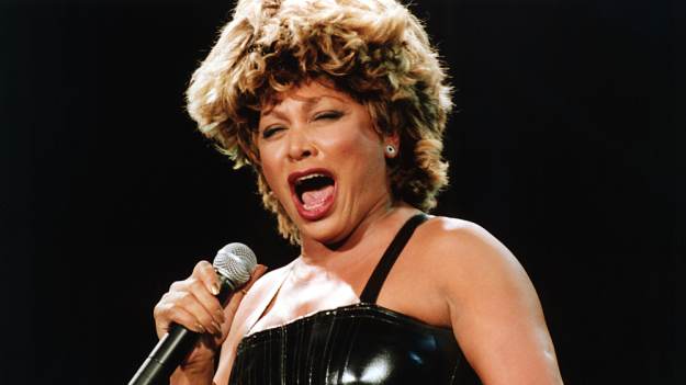 RMF Extra: Gwiazdy muzyki, które odeszły w minionym roku. Stworzyły niezapomniane hity [WIDEO]