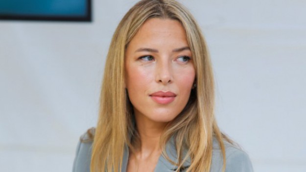 RMF Extra: Ewa Chodakowska na odważnym nagraniu w skąpym bikini. "Za męska, za chuda..." 