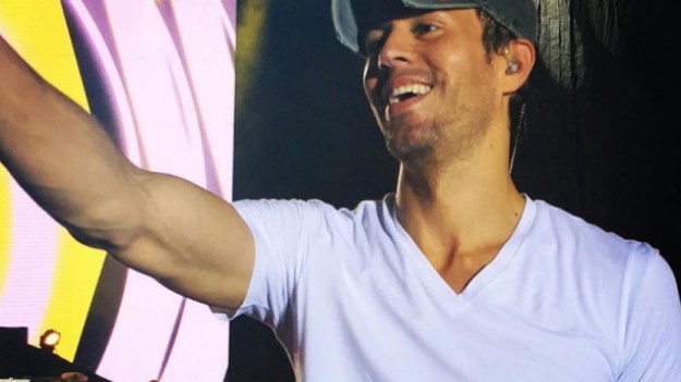 RMF Extra: Eurowizja 2017: Czy Enrique Iglesias zagłosuje dziś na Kasię Moś?