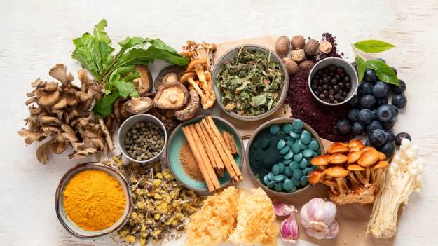 RMF Extra: Moda na adaptogeny trwa. Czy warto je brać? Sprawdź, co mówią badania