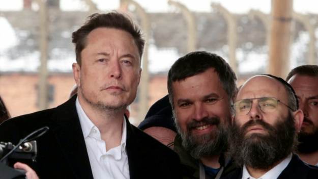 RMF Extra: Elon Musk odmówił tłumowi fanów w Krakowie autografów. Powód zaskakuje 