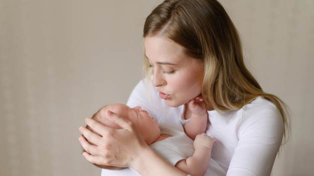 RMF Extra: Ząbkowanie u niemowlaka. Po czym je poznać i jak złagodzić ból?