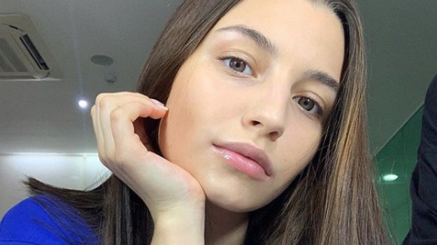 RMF Extra: Julia Wieniawa po zaskakującej metamorfozie. Jak prezentuje się w czerwonych włosach?