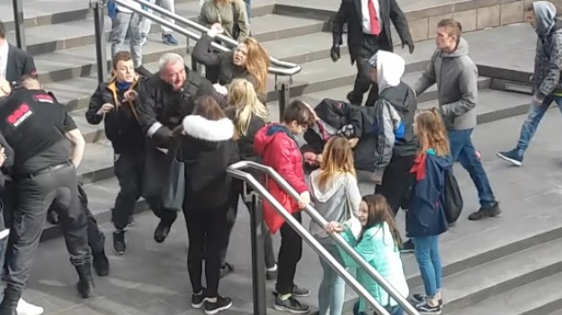 RMF Extra: "Bydło w rurkach". Bananowa młodzież bije się z ochroną pod Złotymi Tarasami