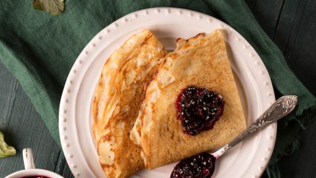 RMF Extra:  Naleśniki z tej mąki są cienkie jak pergamin, sprężyste i łatwe do zwijania. To niezawodny sposób!