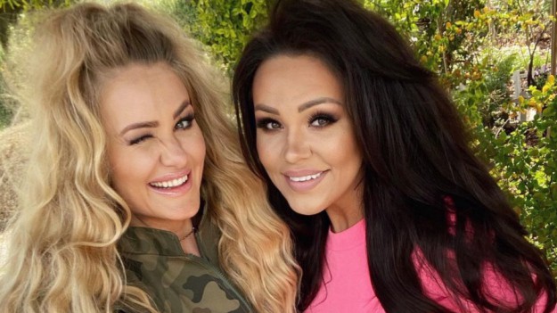 RMF Extra: Mrozowska brunetką, a Bomba w blondzie! Zaskakująca przemiana uczestniczek "Gogglebox" [FOTO]