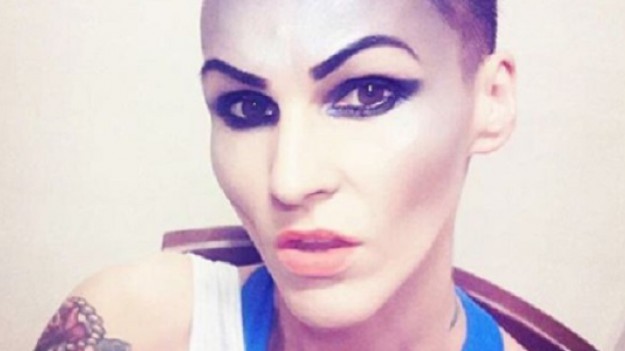 RMF Extra: Chylińska zrywa z kontrowersyjnym wizerunkiem? Pokazała się w długich włosach i okularach