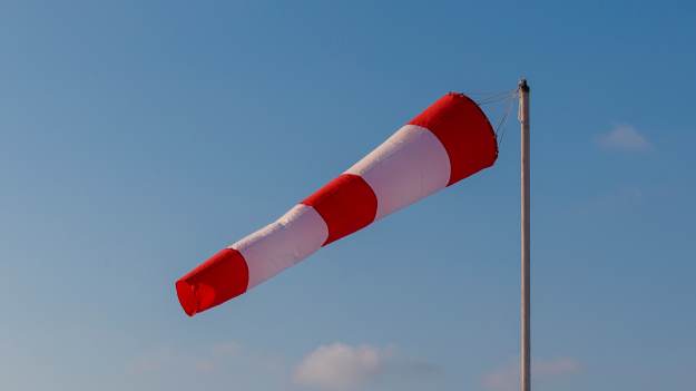 RMF Extra: Alerty IMGW przed silnym wiatrem. Porywy do nawet 95 km/h