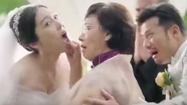 RMF Extra: Bulwersująca reklama! Porównali kobietę do używanego samochodu! 