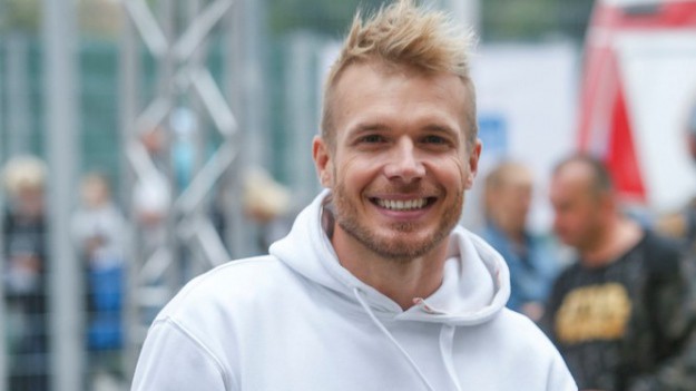 RMF Extra: Tomasz Ciachorowski ofiarą hejtu. Aktorowi grożono śmiercią 