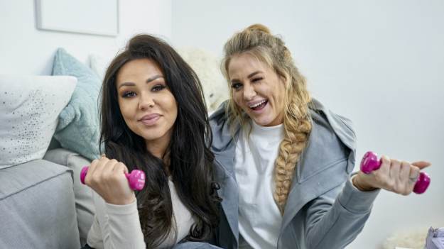 RMF Extra: Ewa Mrozowska wraca do "Goggleboxa"! Znów zasiądzie na kanapie obok Sylwii Bomby