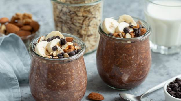 RMF Extra: Najlepsza nocna owsianka czekoladowa. Sycące śniadanie robię w 5 minut