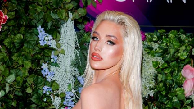 RMF Extra: "Chciałam mieć pamiątkę jej twarzy bez Photoshopa". Caroline Derpienski uderza w Anetę Glam [FOTO] 