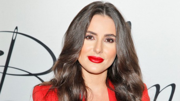 RMF Extra: Célia Krychowiak pozuje na tle piramid. Odważna stylizacja modelki robi wrażenie. "Mega seksownie"