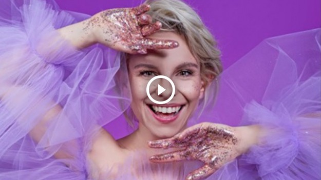 RMF Extra: Alicja Janosz powraca z nowym projektem! Promuje go wraz z mężem i synkiem [WIDEO]