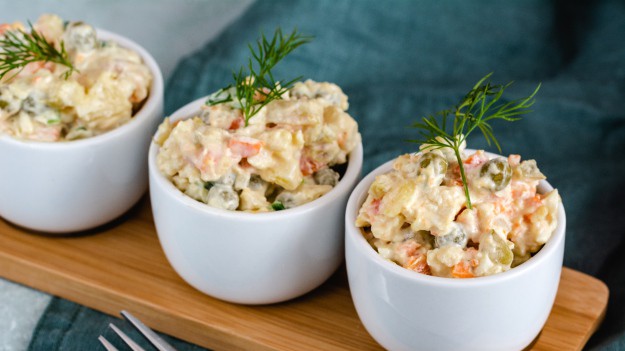 RMF Extra: Sałatka jarzynowa z majonezem, czyli przepis na polski kulinarny klask