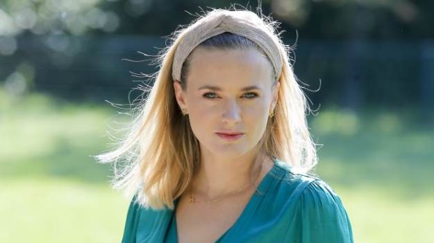 RMF Extra: Marta Chodorowska biega w bikini na mrozie! Gwiazda "Rancza" rozgrzała fanów. "Ale Pani ma ciało" [WIDEO]