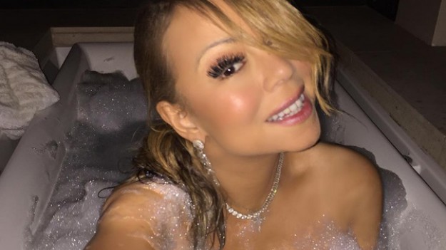 RMF Extra: Mariah Carey opublikowała swoje nagie zdjęcia. Tak promuje nową muzykę