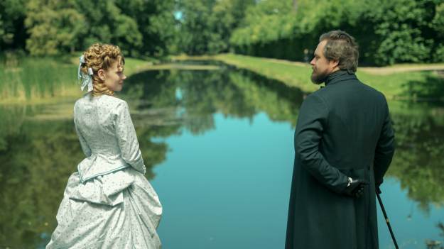 RMF Extra: Netflix odsłania karty. Wiemy, kto jeszcze zagra w serialowej „Lalce”!