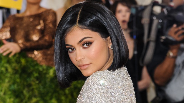 RMF Extra: Kylie Jenner na gorących kadrach z basenu. "Co za figura!"