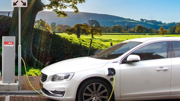 RMF Extra: Poczta Polska wprowadzi dostawcze pojazdy elektryczne? Trwają testy