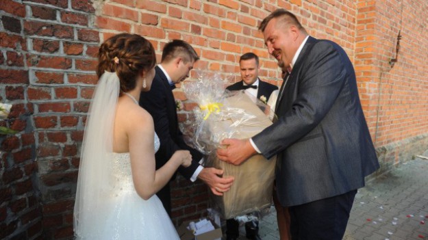 RMF Extra: Rolnik znalazł żonę? Adam Kraśko na ślub zaprosił tajemniczą kobietę! 