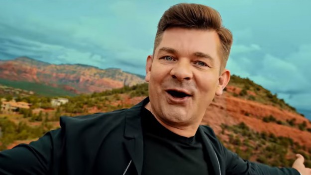 RMF Extra: Zenek Martyniuk będzie miał mural w Białymstoku. Efekty pracy rozbawiły internautów